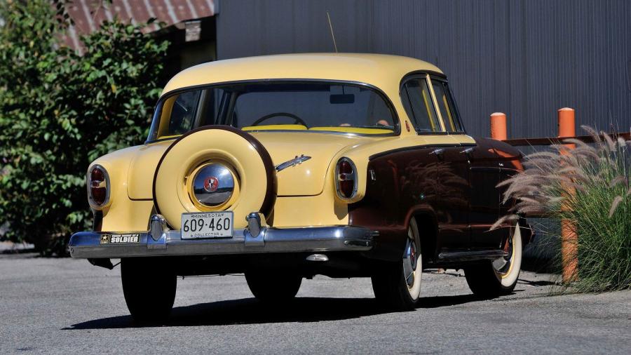  Hudson Hornet Custom Sedan (35565-2) 1955 года  (фото 3 из 6)
